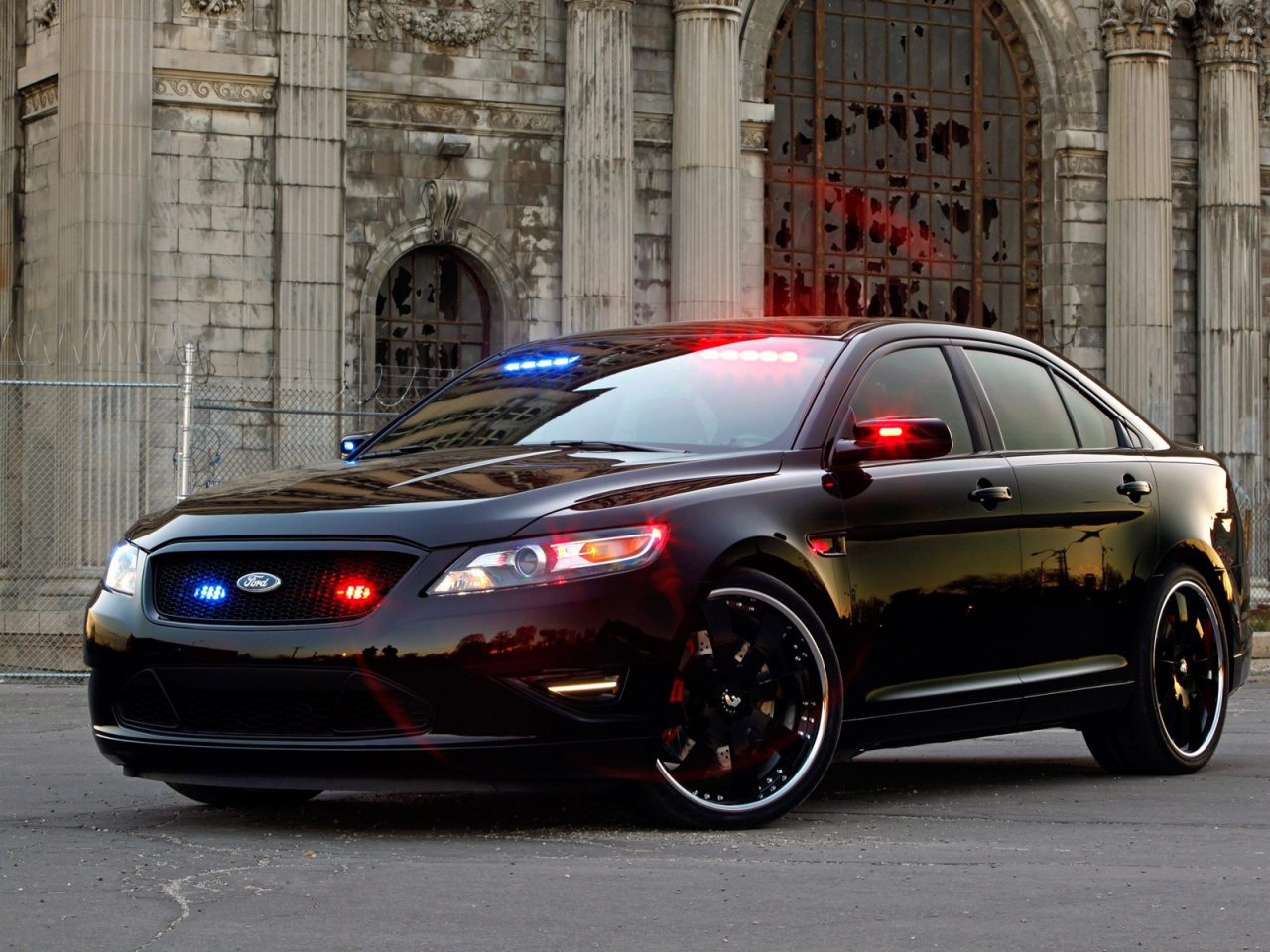 Ford Stealth Police Interceptor for 1280 x 960 resolution