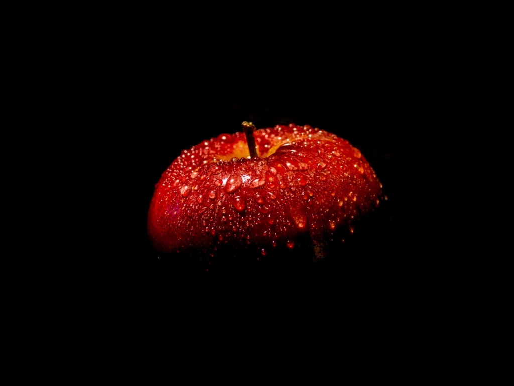 Fresh Red Apple for 1024 x 768 resolution