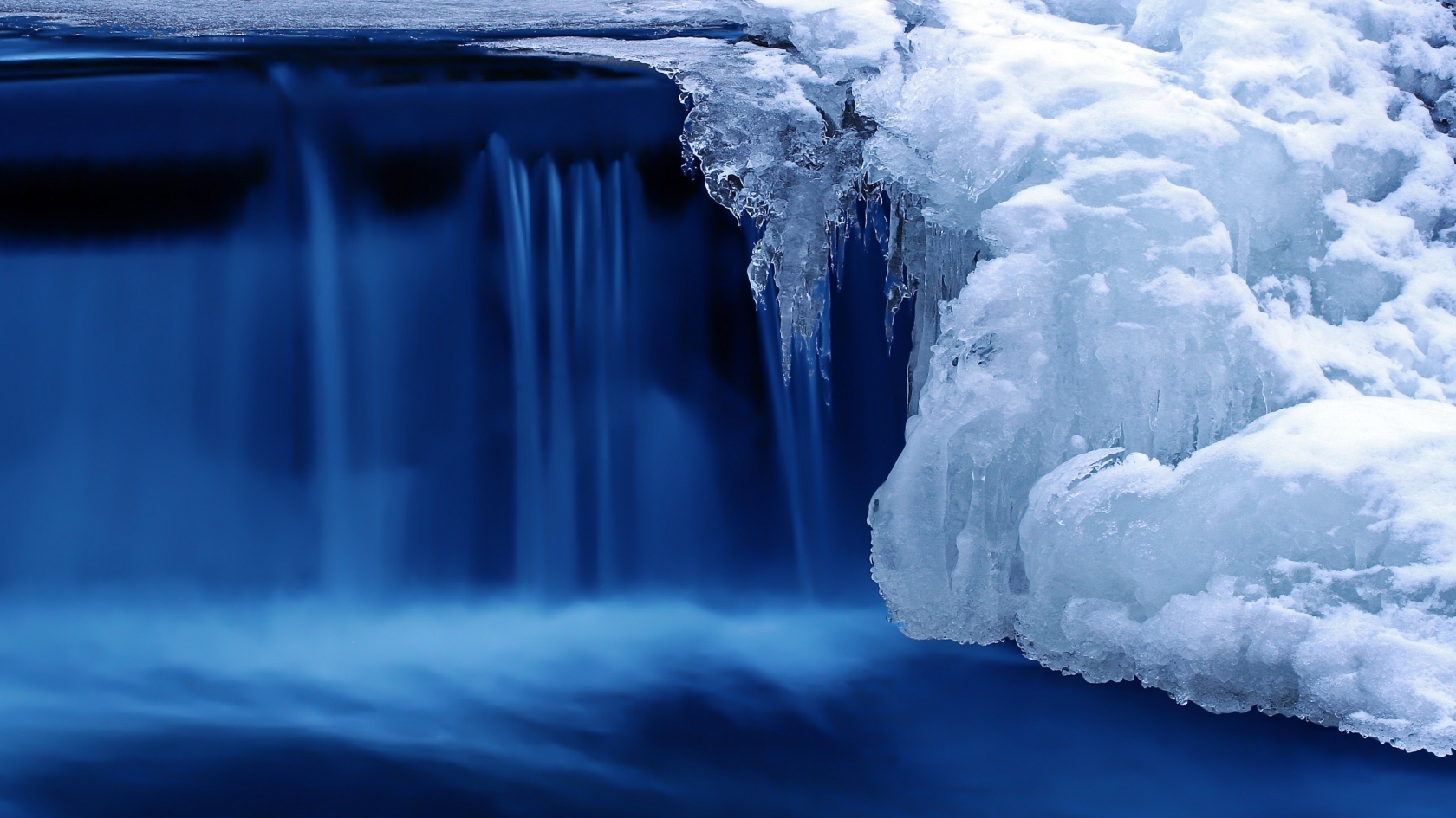 Frozen Cascade for 1680 x 945 HDTV resolution