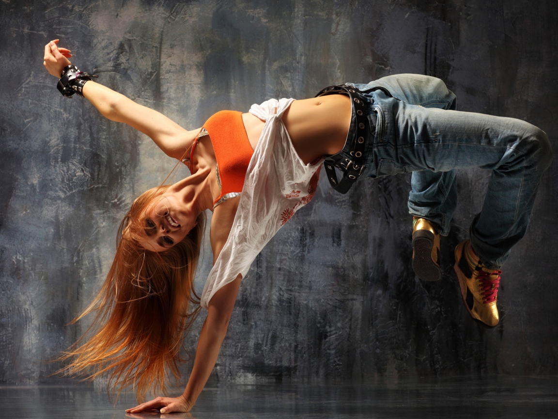 Girl Breakdancing for 1152 x 864 resolution