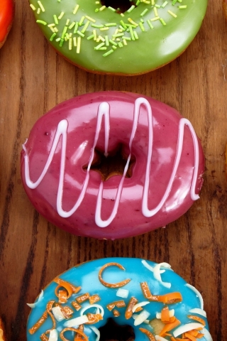 Glazed Donuts for 320 x 480 iPhone resolution