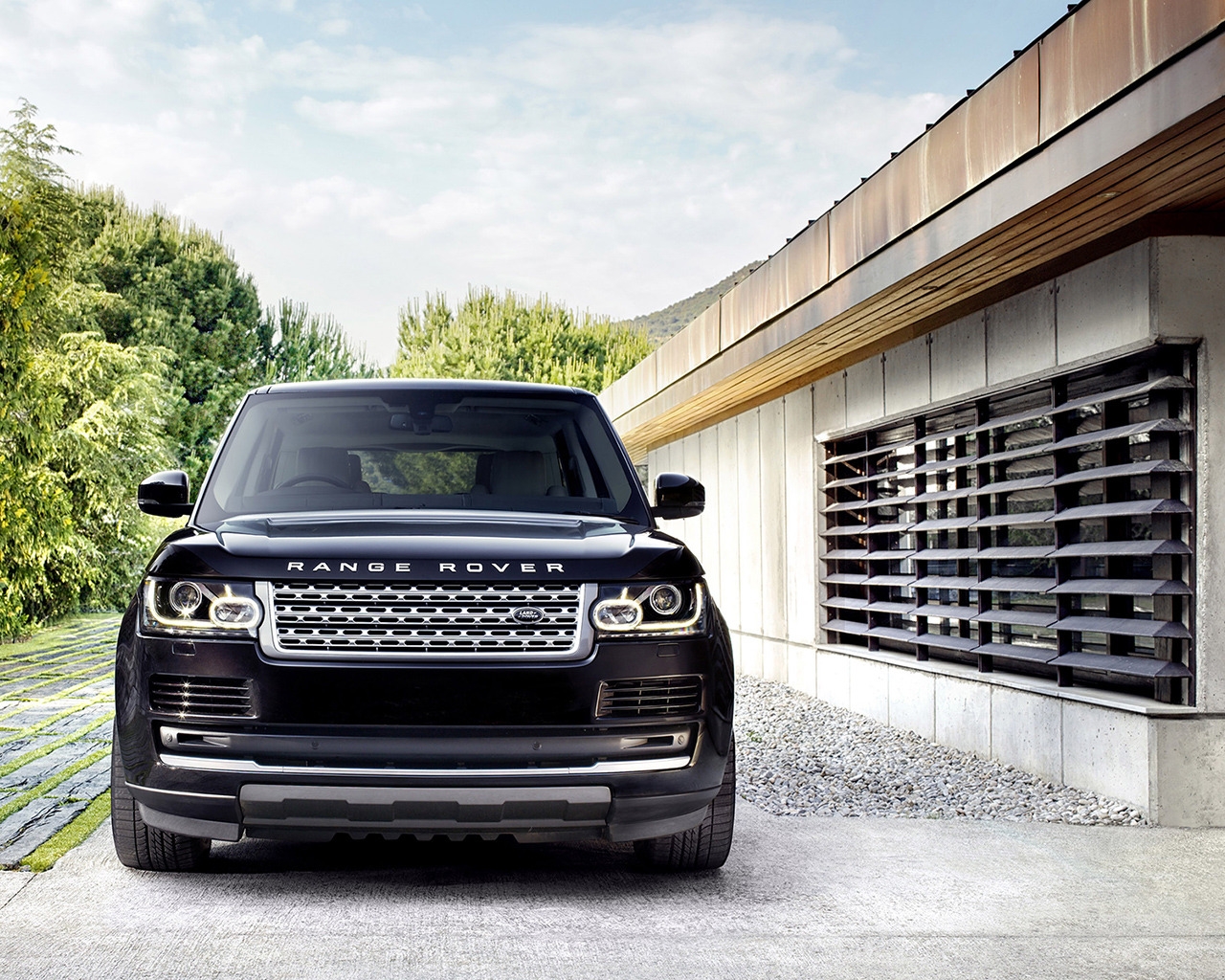 Gorgeous Black Range Rover for 1280 x 1024 resolution