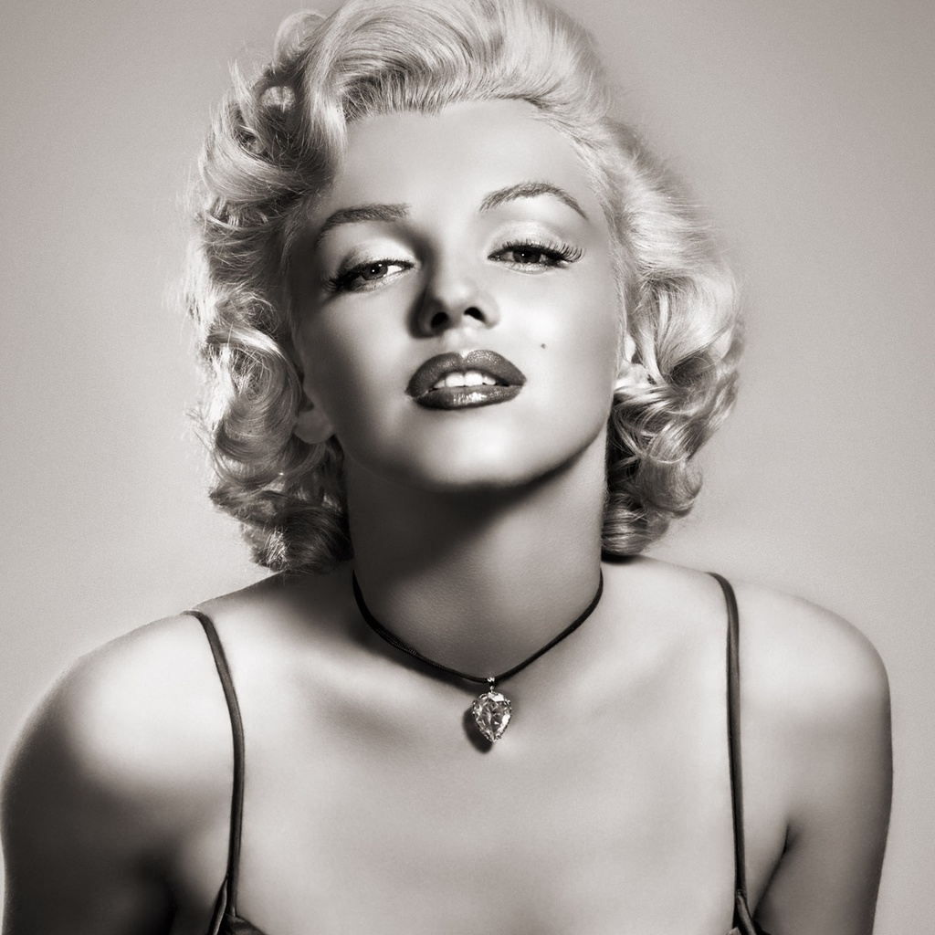 Gorgeous Marilyn Monroe for 1024 x 1024 iPad resolution