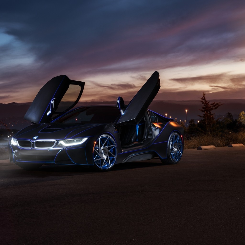 Gorgeous New BMW i8 for 1024 x 1024 iPad resolution