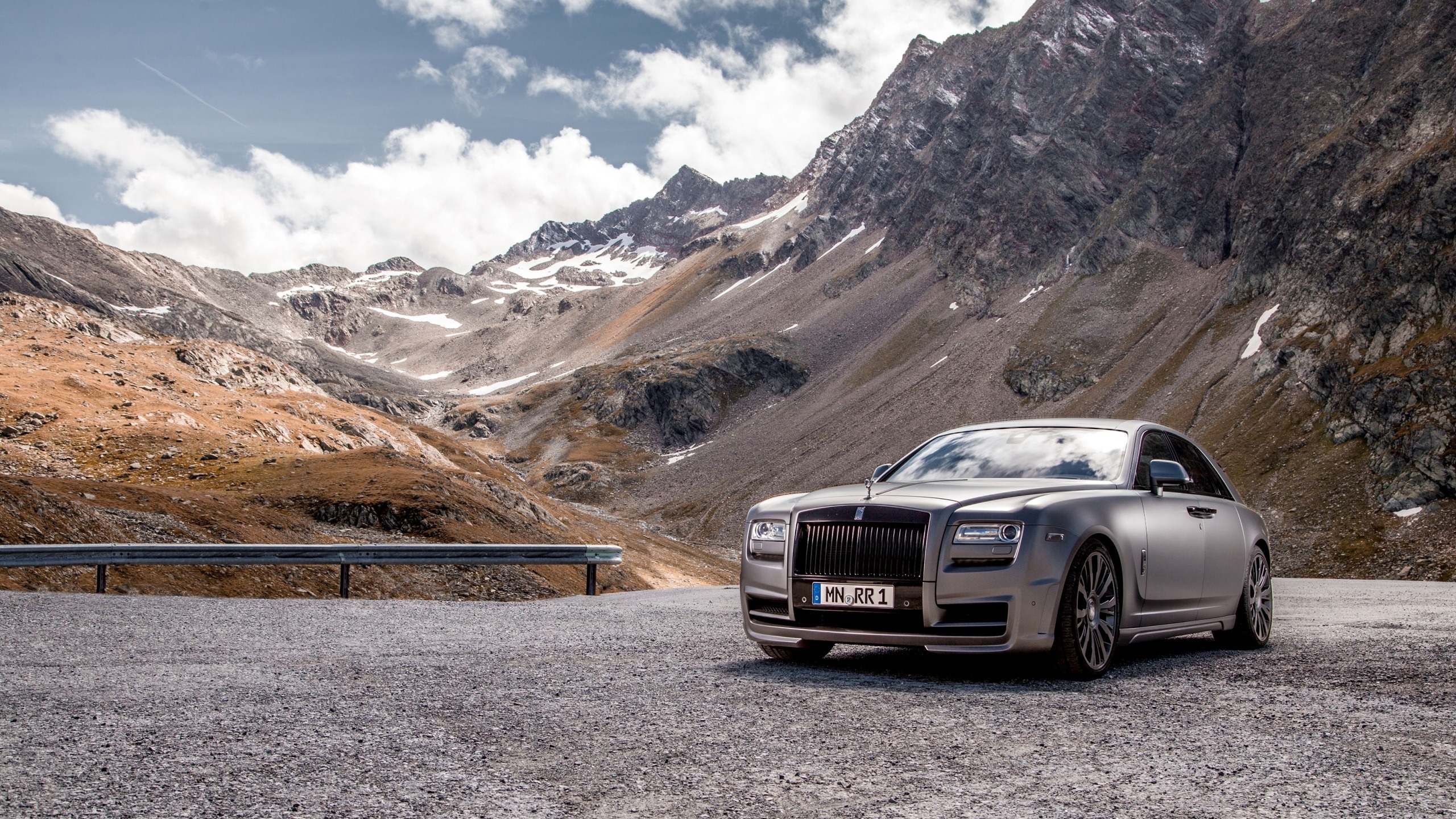 Gorgeous Rolls-Royce Ghost for 2560x1440 HDTV resolution