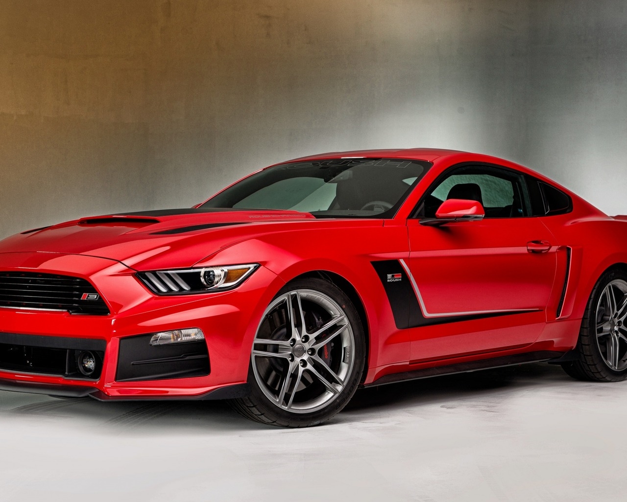 Gourgeous Red Ford Mustang for 1280 x 1024 resolution