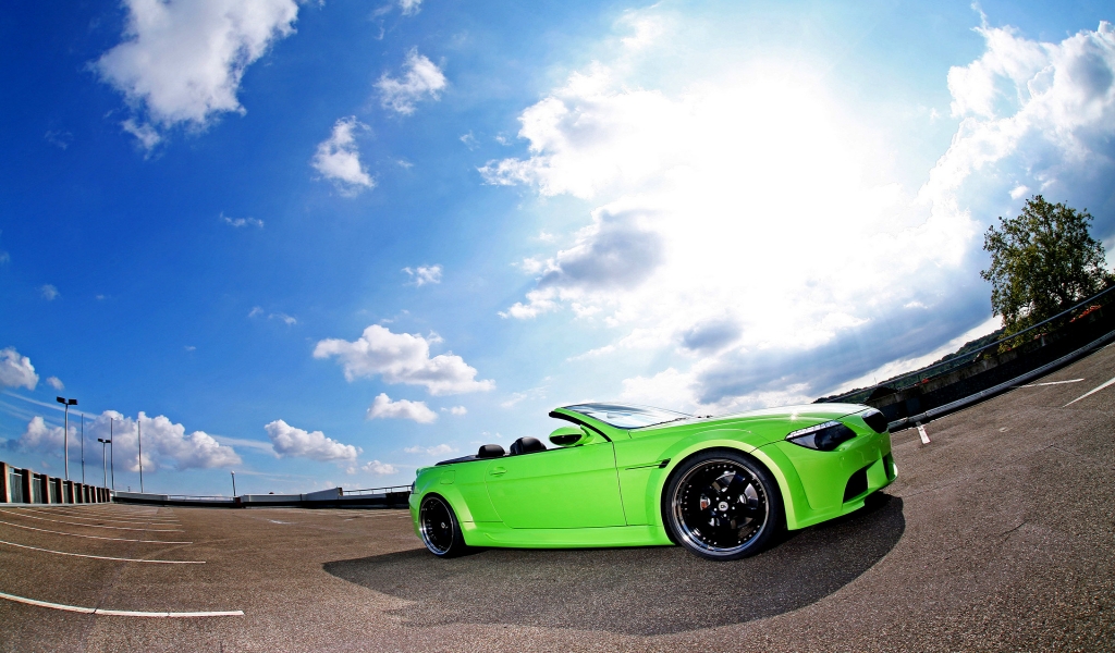 Green BMW 6 Series for 1024 x 600 widescreen resolution