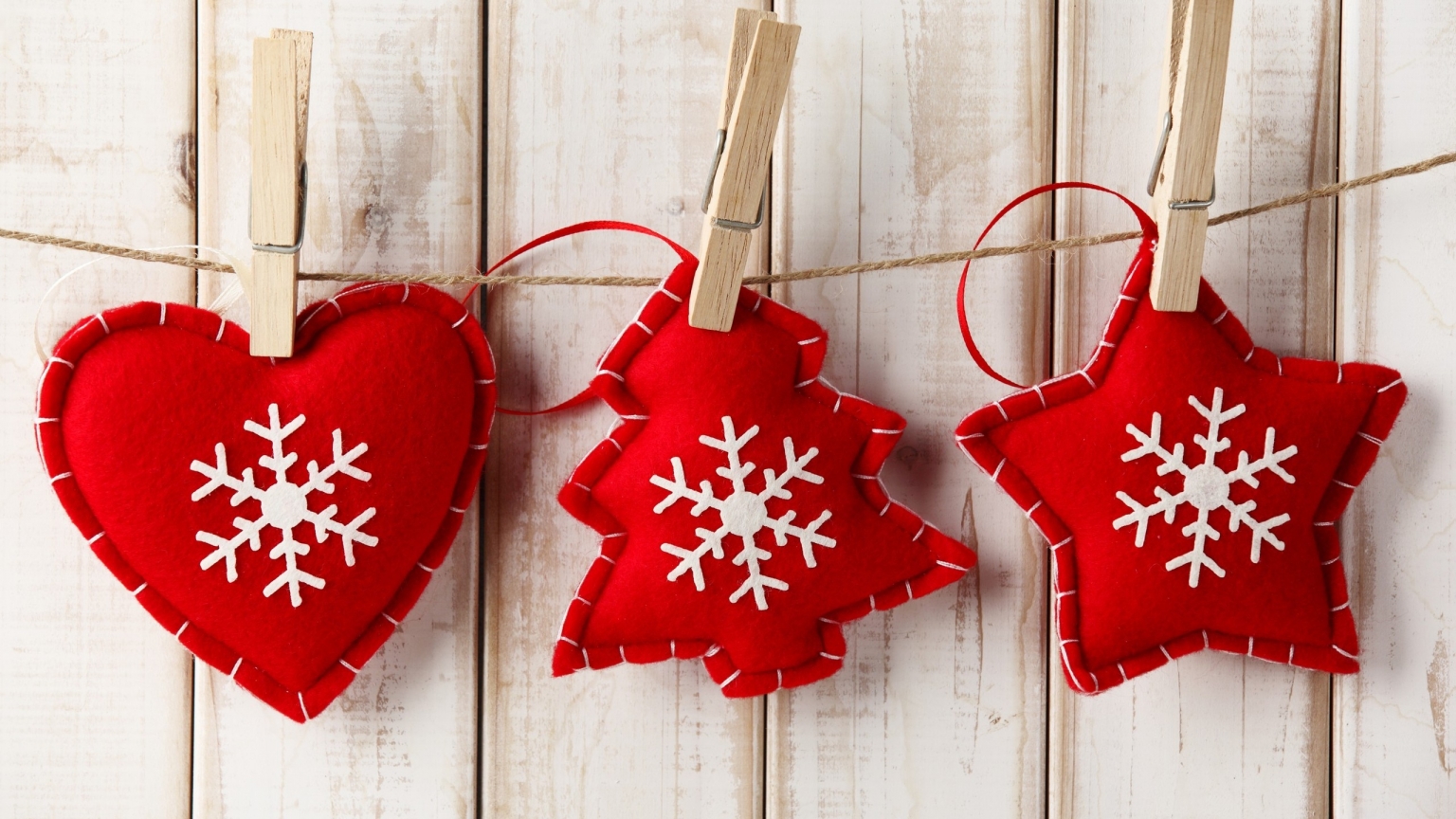 Handmade Red Christmas Ornaments for 1536 x 864 HDTV resolution
