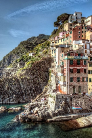 HDR Riomaggiore Italy for 320 x 480 iPhone resolution