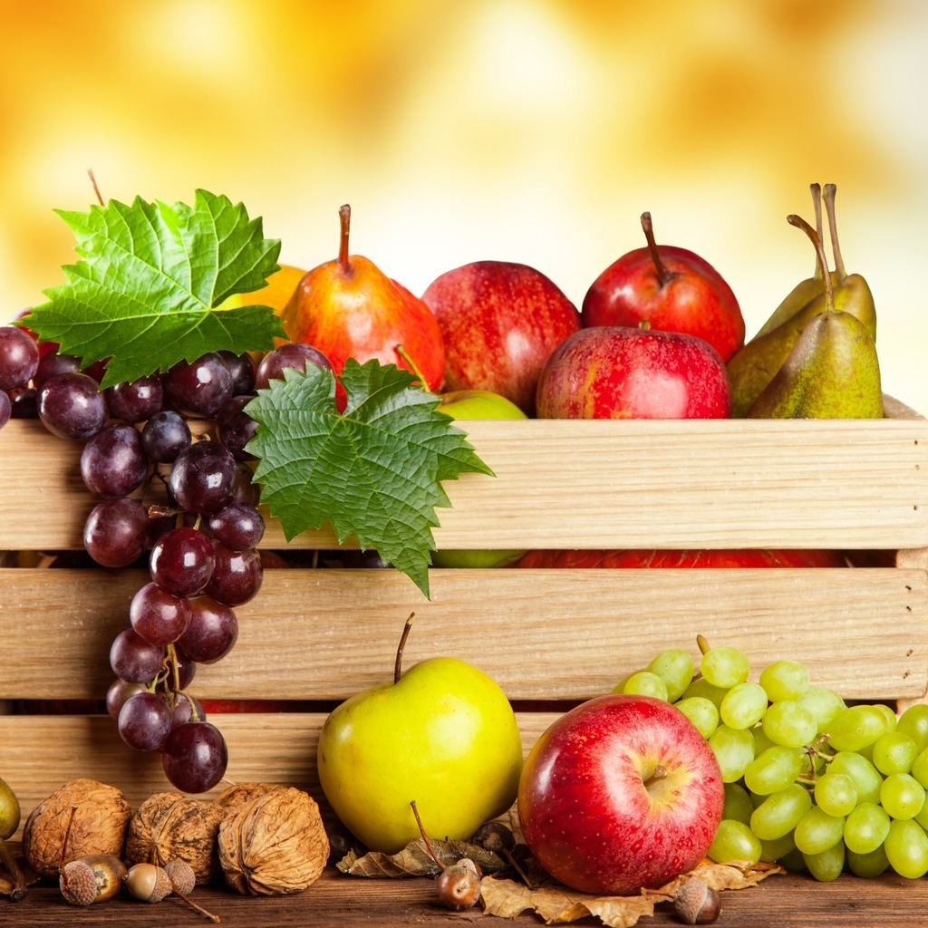 Healthy Fruit Basket for 1024 x 1024 iPad resolution