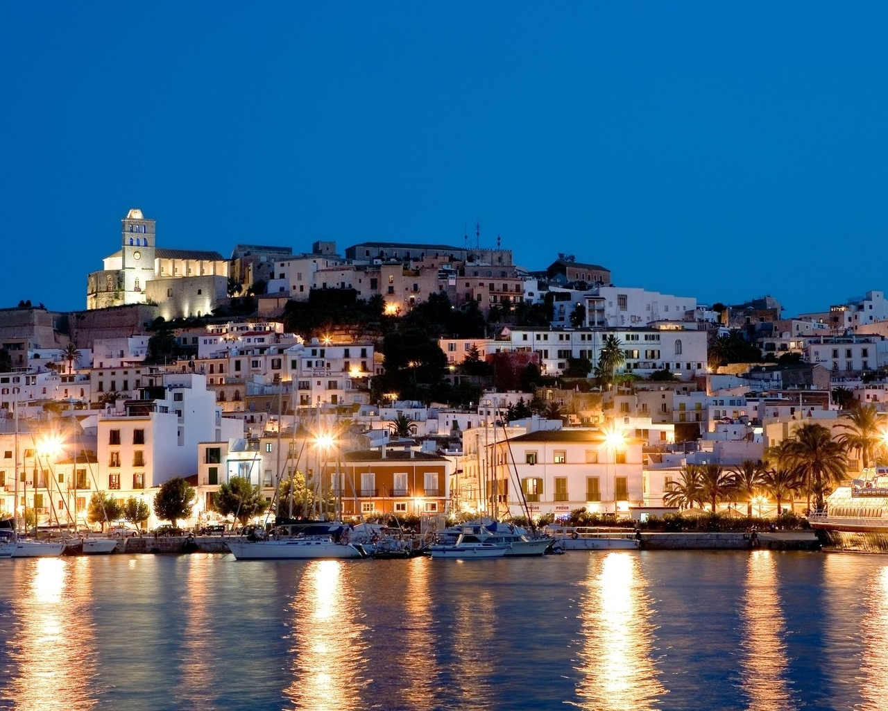 Ibiza Island for 1280 x 1024 resolution