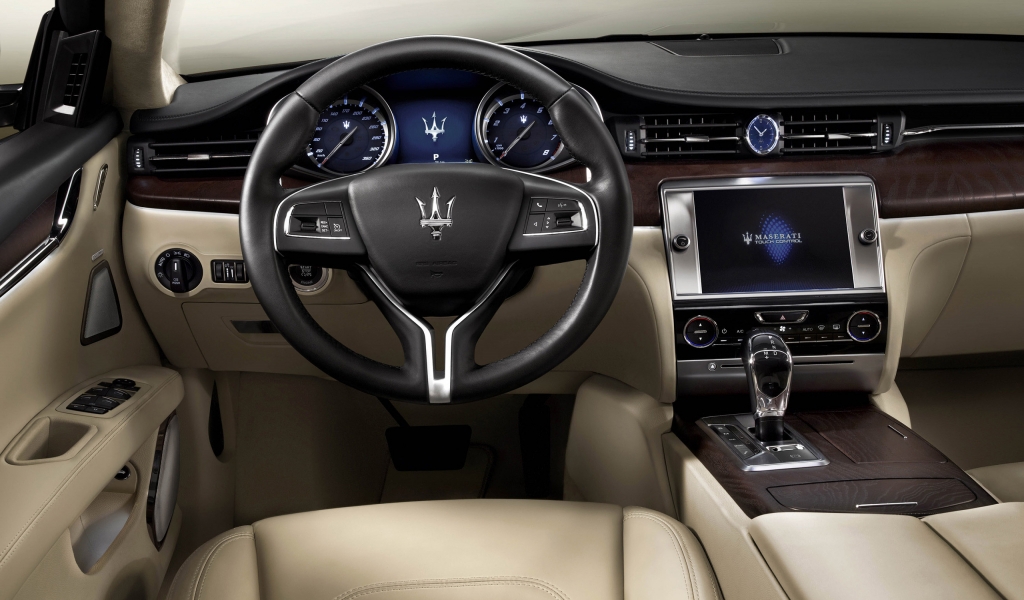 Interior of Maserati Quattroporte for 1024 x 600 widescreen resolution