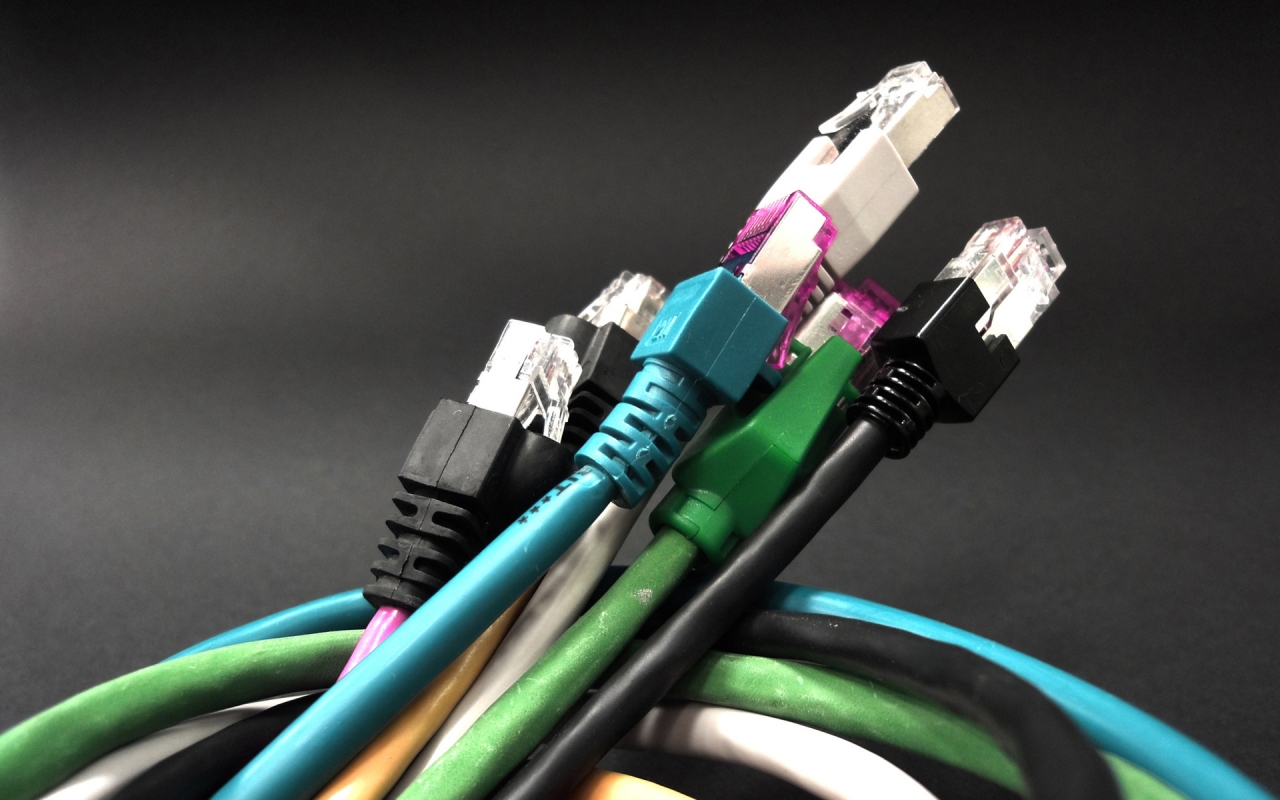 Internet Cables for 1280 x 800 widescreen resolution