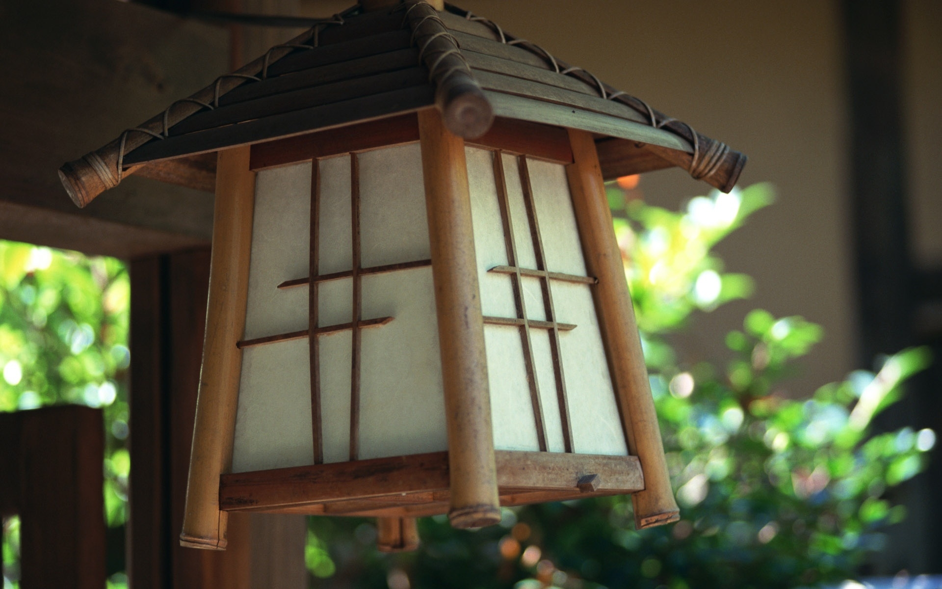 Japanese lamp for 1920 x 1200 widescreen resolution