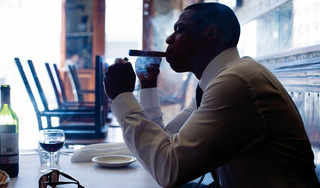 Jay Z Smoking for 1024 x 600 widescreen resolution