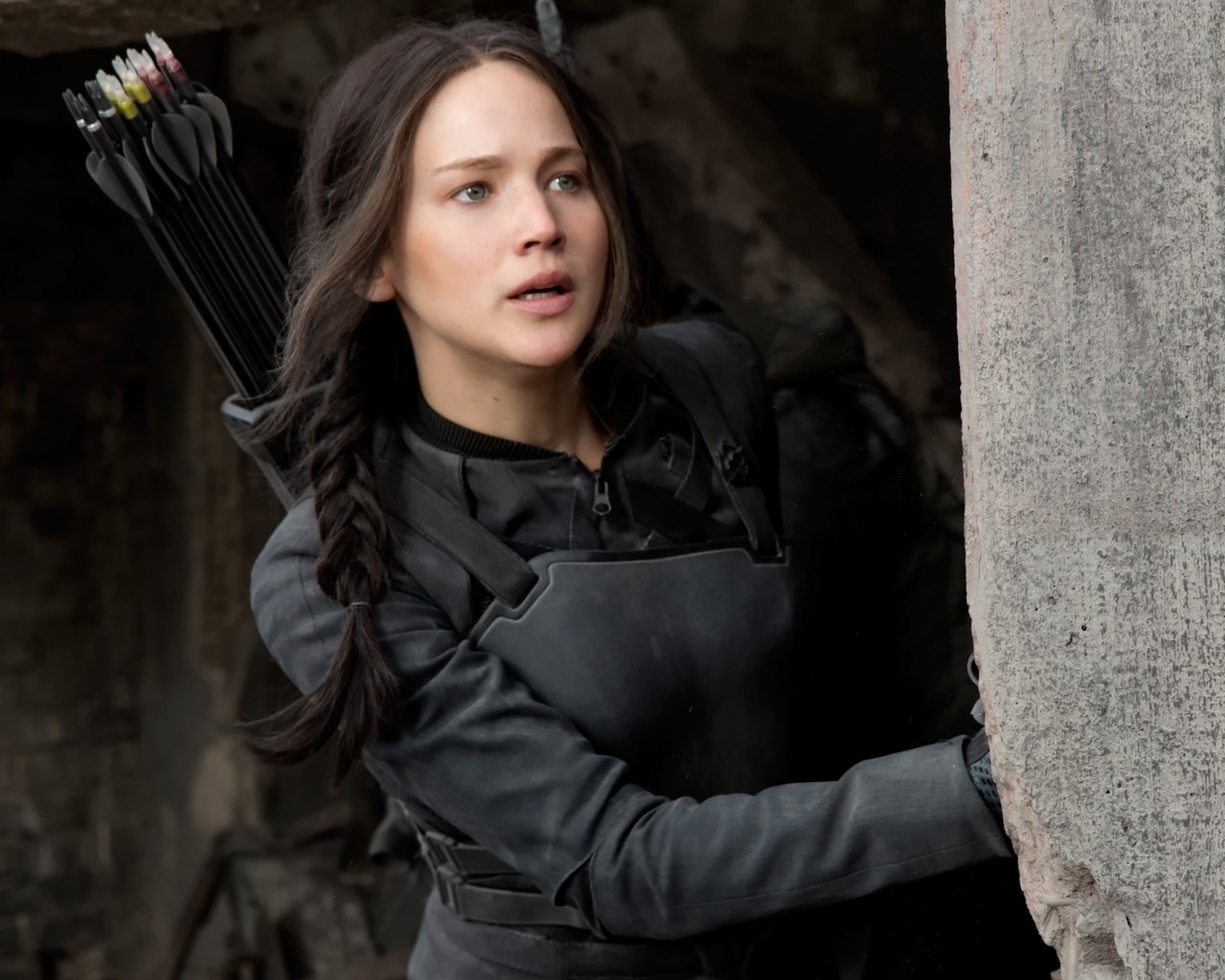 Jennifer Lawrence as Katniss Everdeen for 1280 x 1024 resolution
