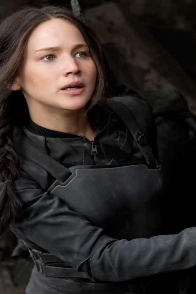 Jennifer Lawrence as Katniss Everdeen for 640 x 960 iPhone 4 resolution