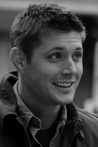 Jensen Ackles Black And White for 320 x 480 iPhone resolution