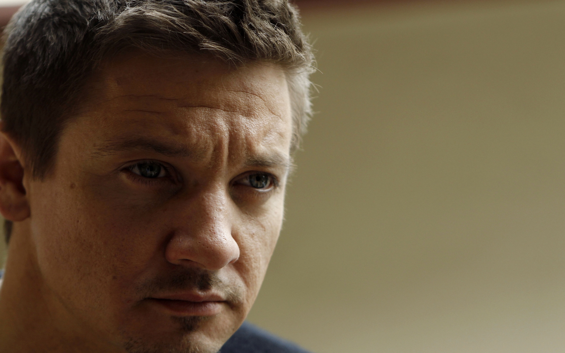 Jeremy Renner Close Up for 1920 x 1200 widescreen resolution