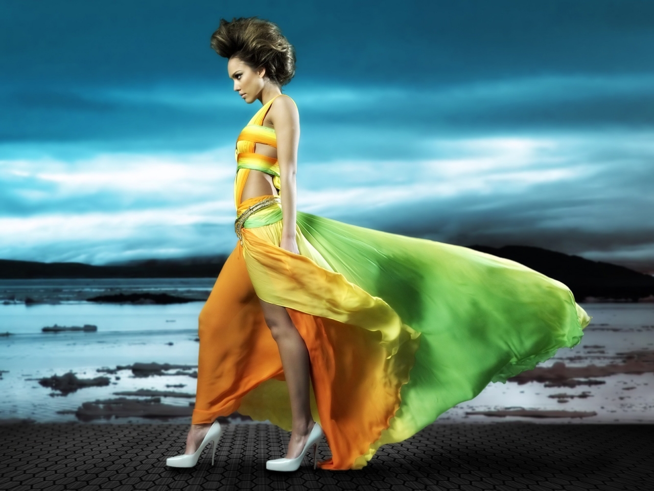 Jessica Alba Raibow Dress for 1280 x 960 resolution