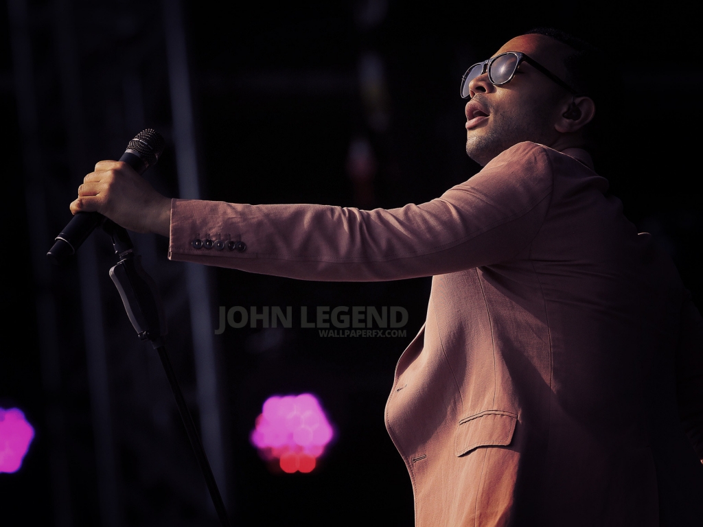 John Legend on Stage for 1024 x 768 resolution