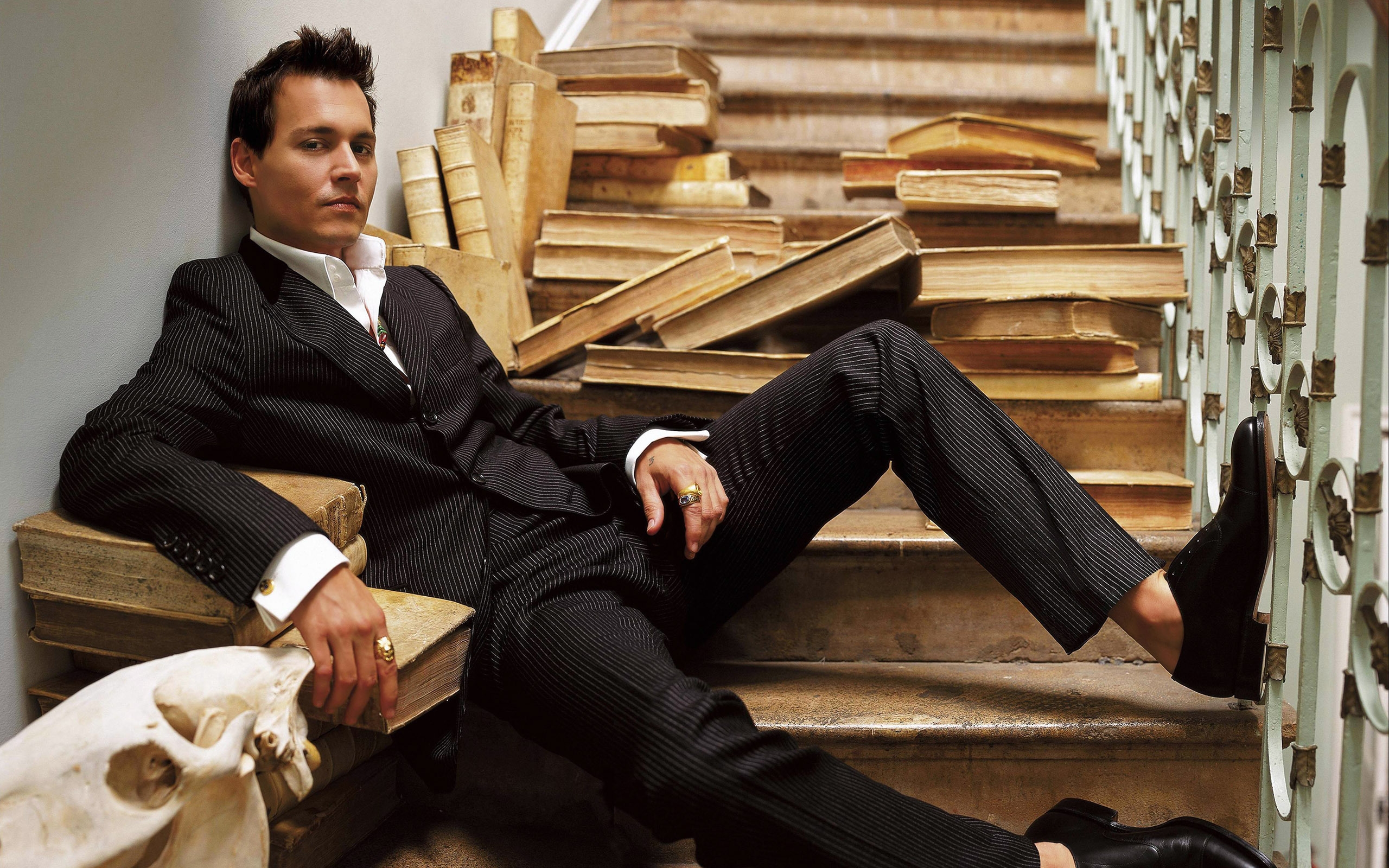 Johnny Depp Elegant for 2560 x 1600 widescreen resolution