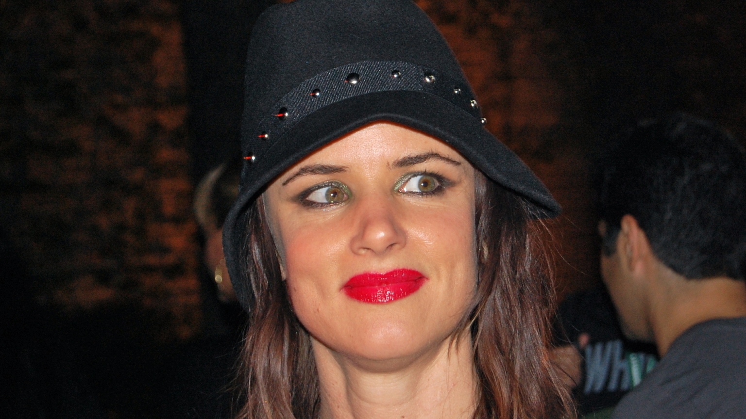 Juliette Lewis Red Lips for 1536 x 864 HDTV resolution