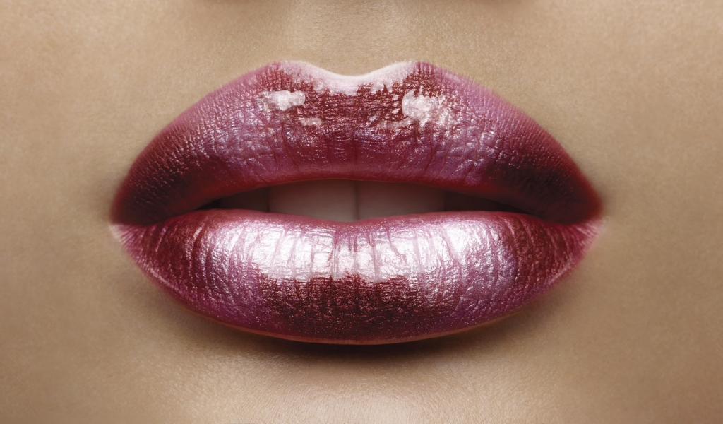 Just my Lips for 1024 x 600 widescreen resolution