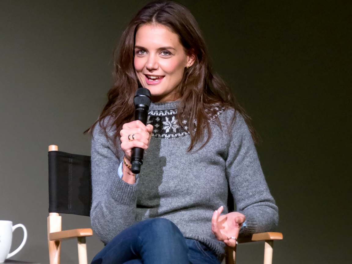 Katie Holmes Interview for 1152 x 864 resolution