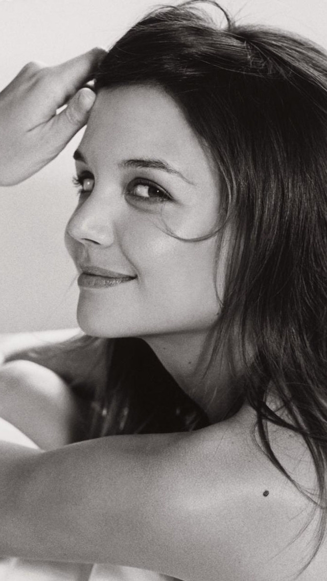 Katie Holmes Monochrome for 640 x 1136 iPhone 5 resolution