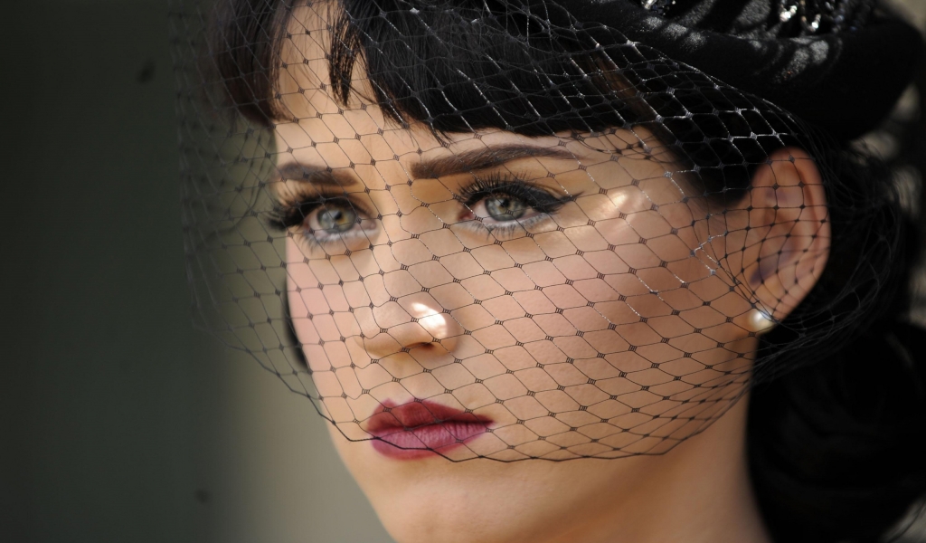 Katy Perry Sad for 1024 x 600 widescreen resolution
