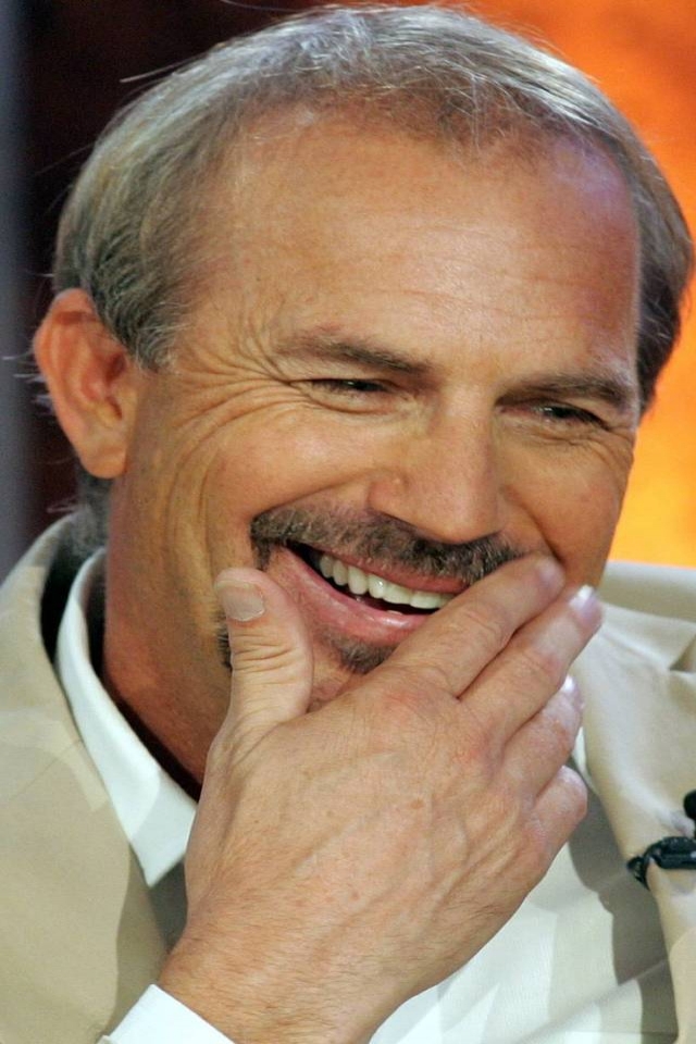 Kevin Costner for 640 x 960 iPhone 4 resolution