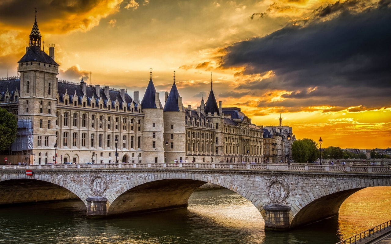 La Conciergerie Paris for 1280 x 800 widescreen resolution