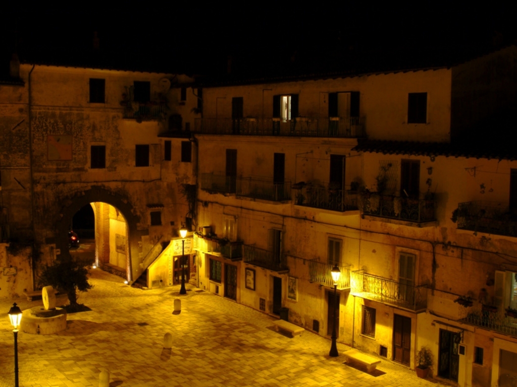 La piazzetta San Felice Circeo for 1024 x 768 resolution
