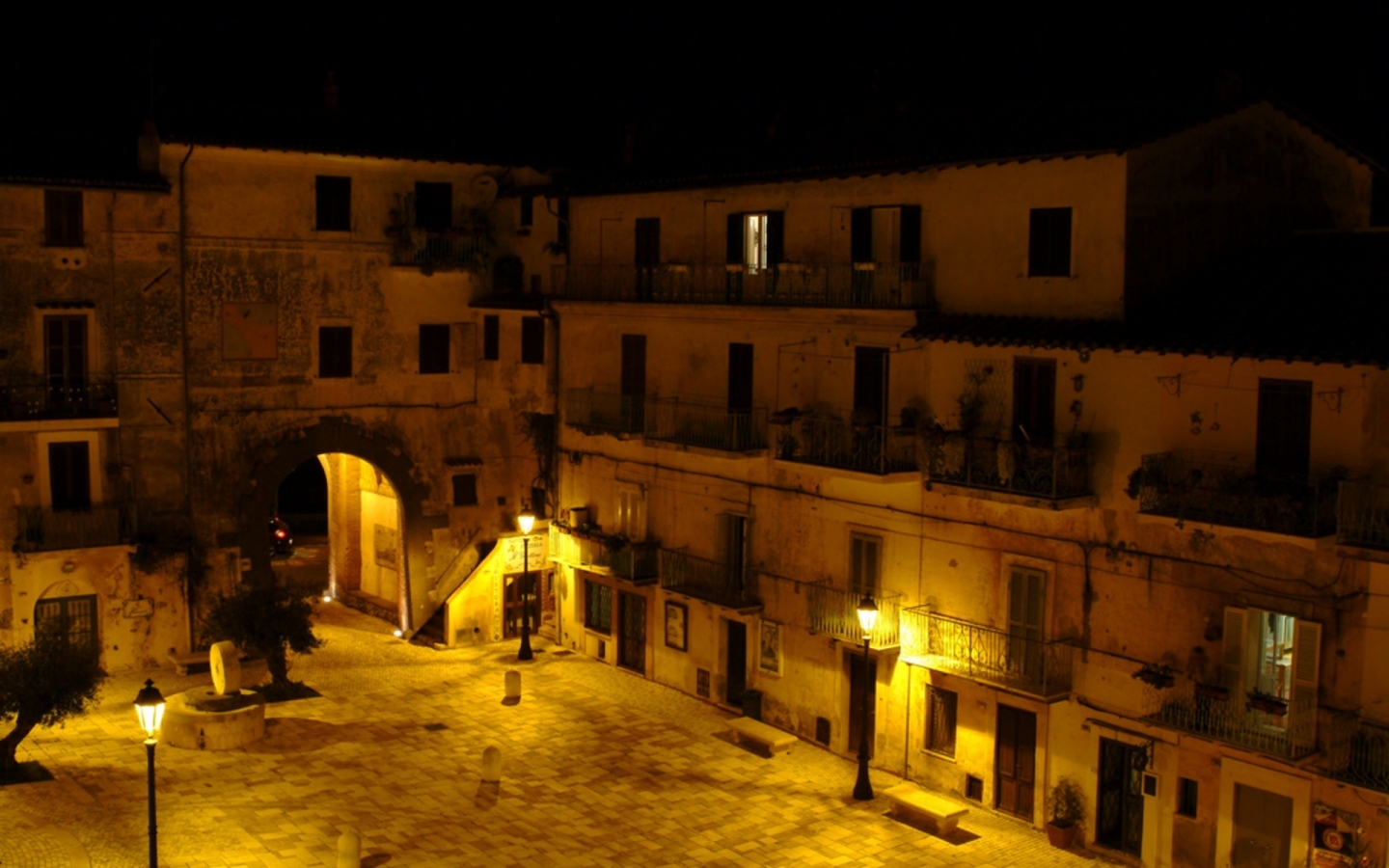 La piazzetta San Felice Circeo for 1440 x 900 widescreen resolution