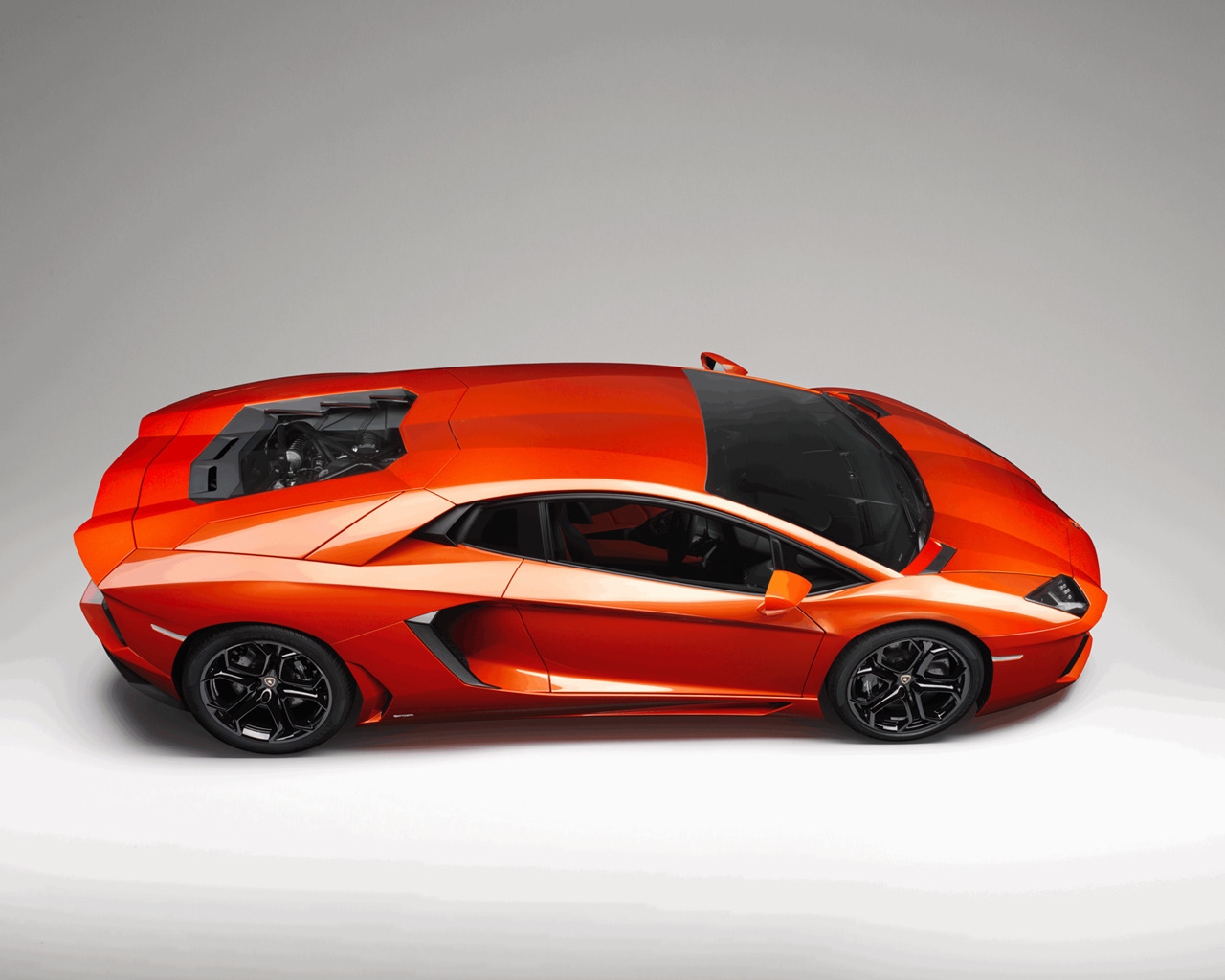 Lamborghini Aventador Studio for 1280 x 1024 resolution