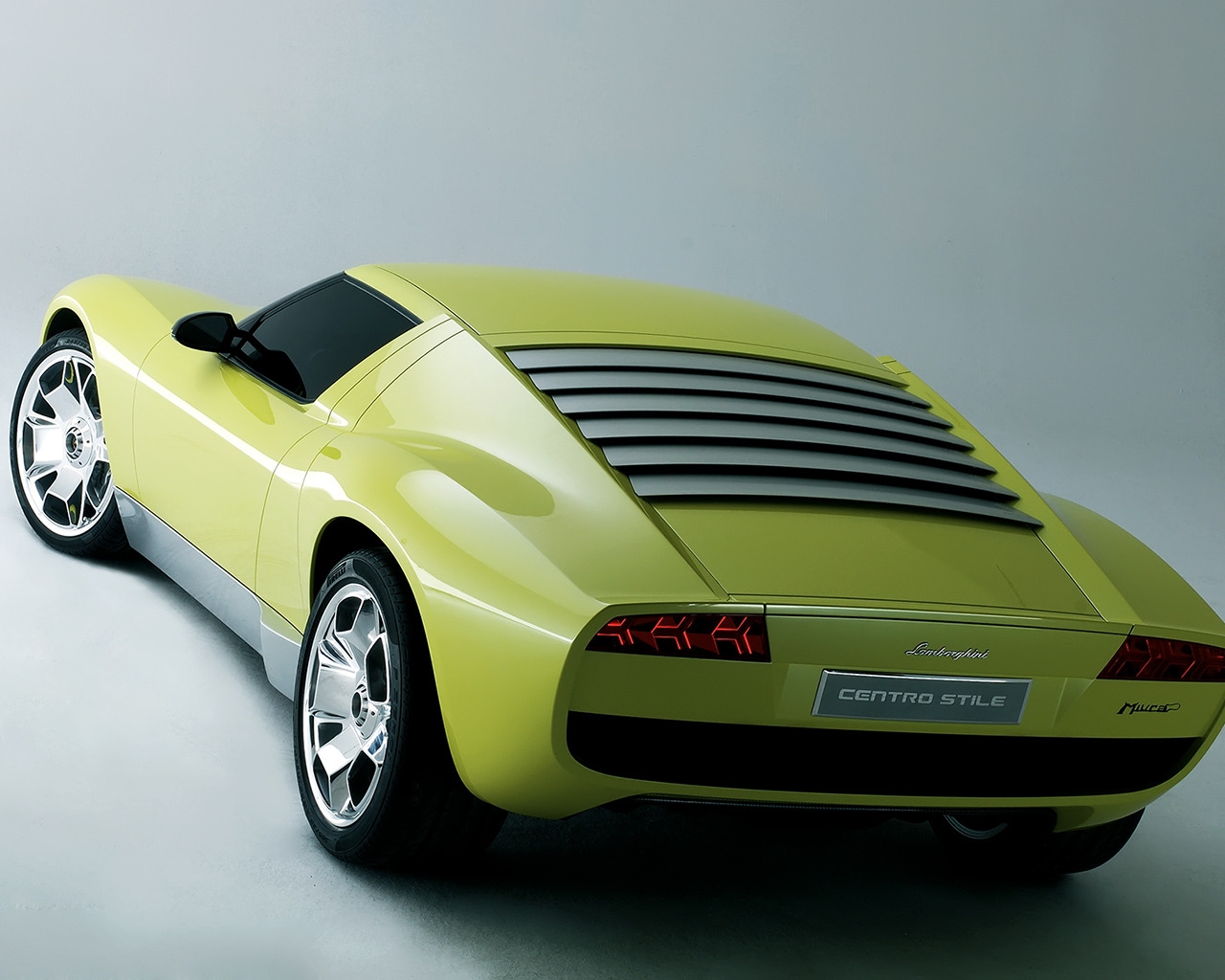 Lamborghini Miura Concept Rear for 1280 x 1024 resolution