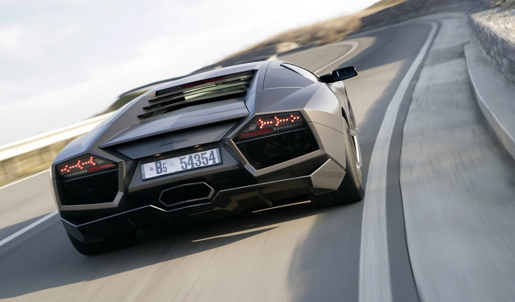 Lamborghini Reventon Back for 1024 x 600 widescreen resolution