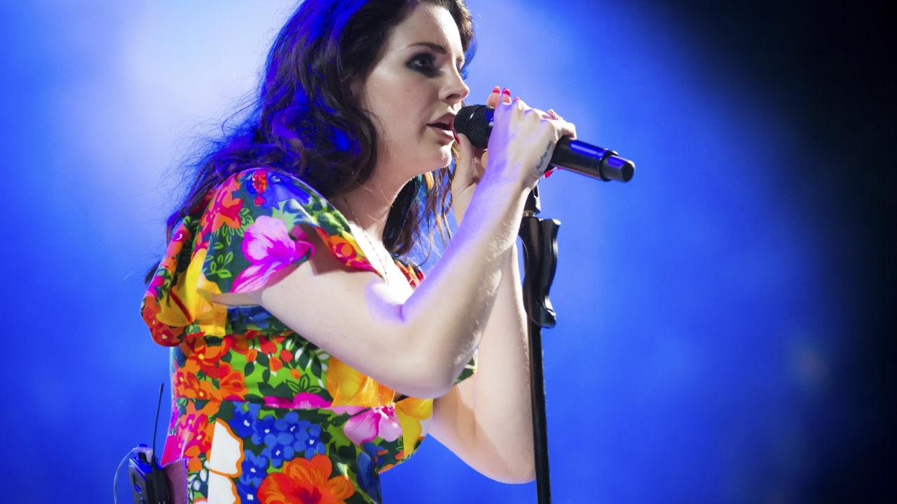Lana Del Rey Performing Coachella for 1280 x 720 HDTV 720p resolution