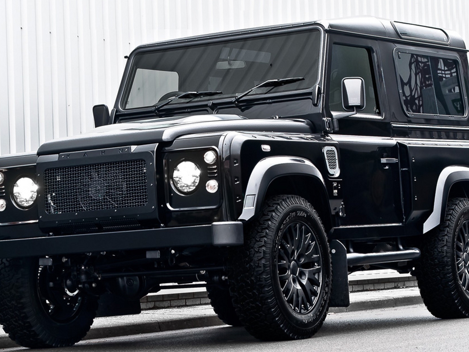 Land Rover Defender Military Edition Kahn Edition for 1600 x 1200 resolution