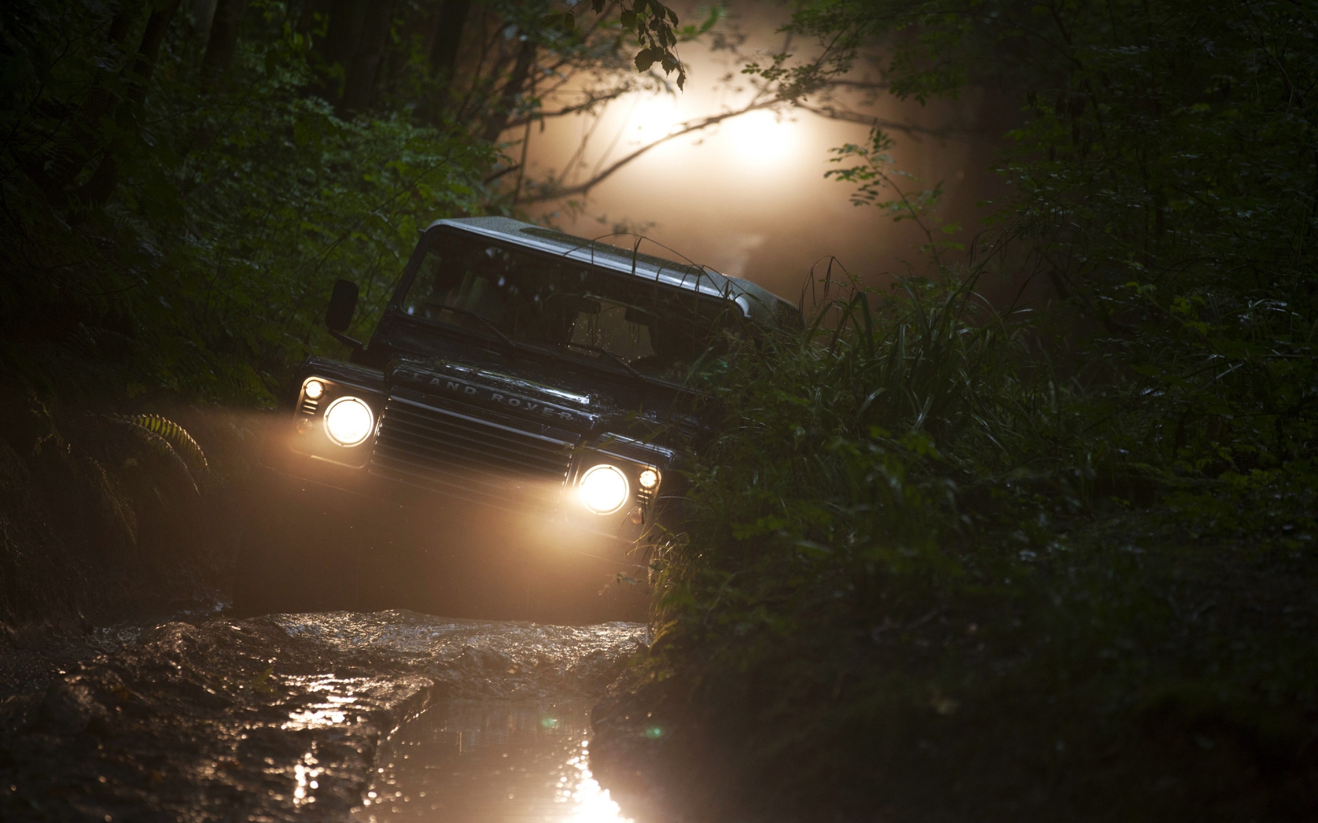 Land Rover Defender Off Road for 1920 x 1200 widescreen resolution