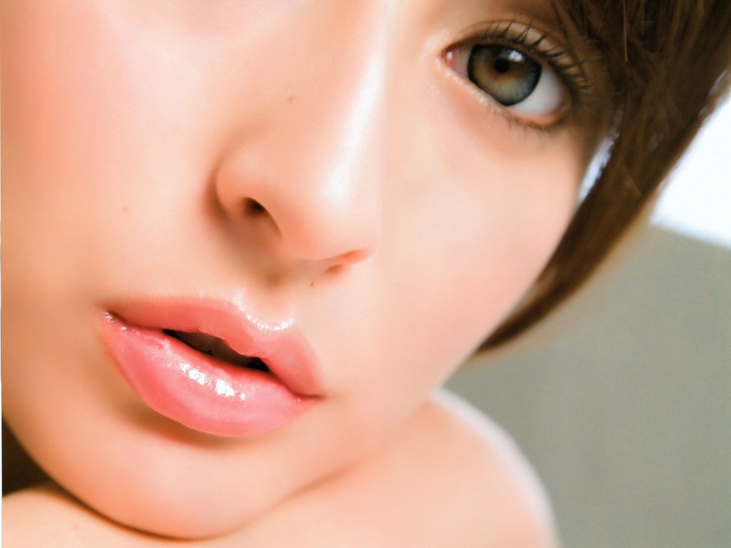 Leah Dizon Close up Face for 1024 x 768 resolution