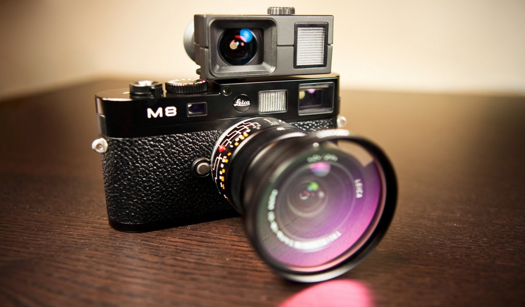 Leica M8 for 1024 x 600 widescreen resolution