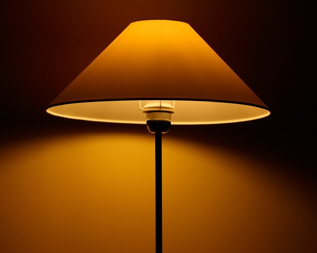 Lighted Lamp for 1280 x 1024 resolution