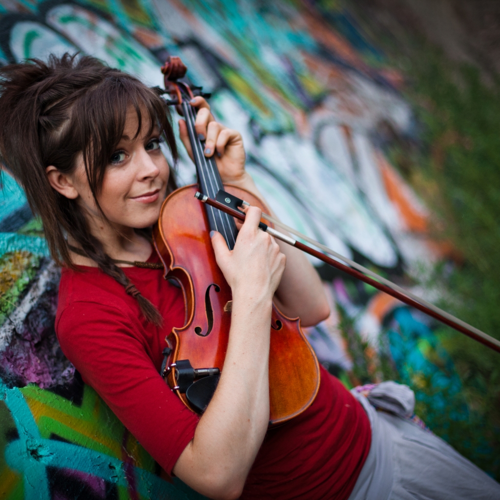 Lindsey Stirling Violin for 1024 x 1024 iPad resolution