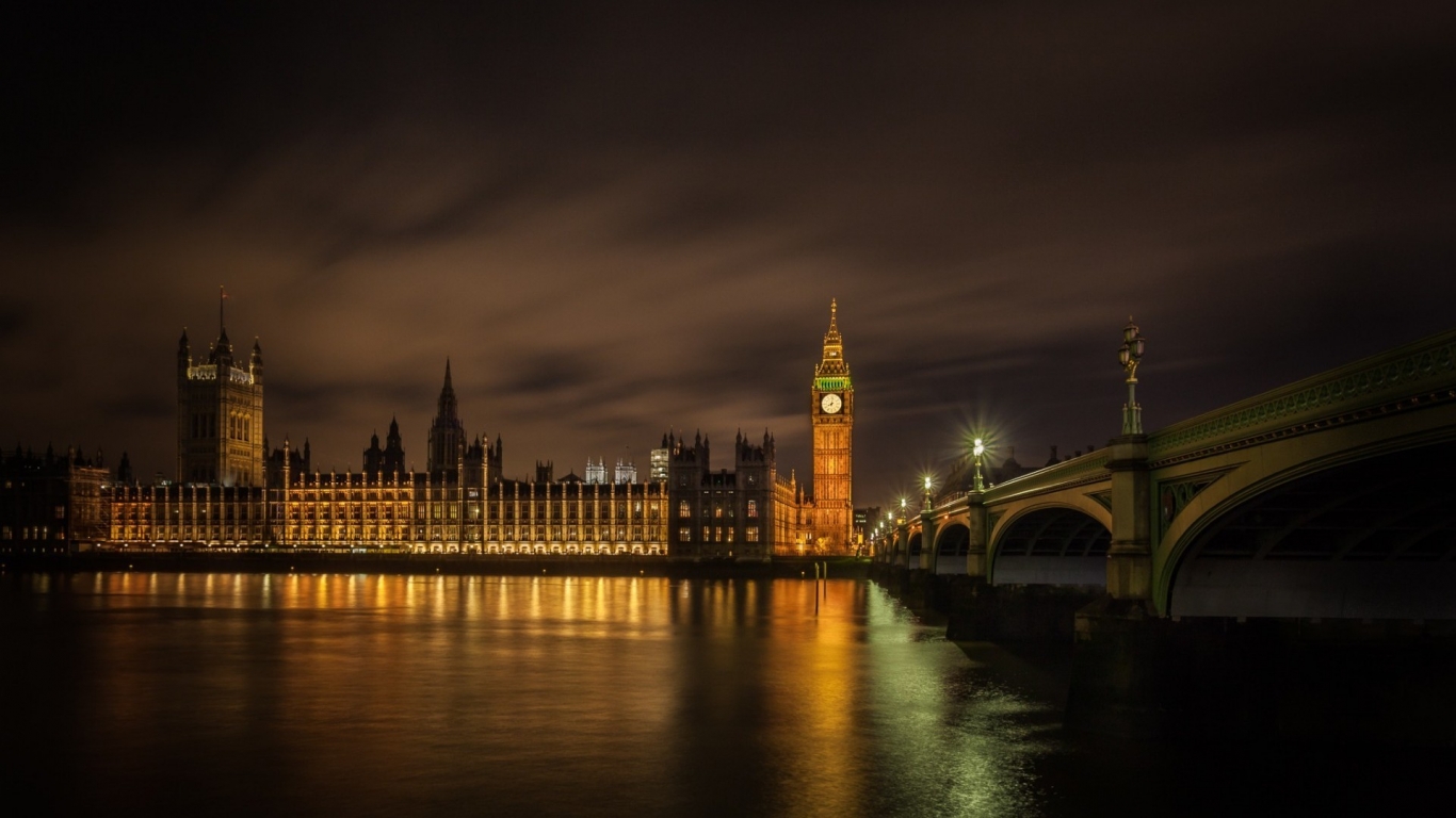 London Palace of Westminster for 1366 x 768 HDTV resolution