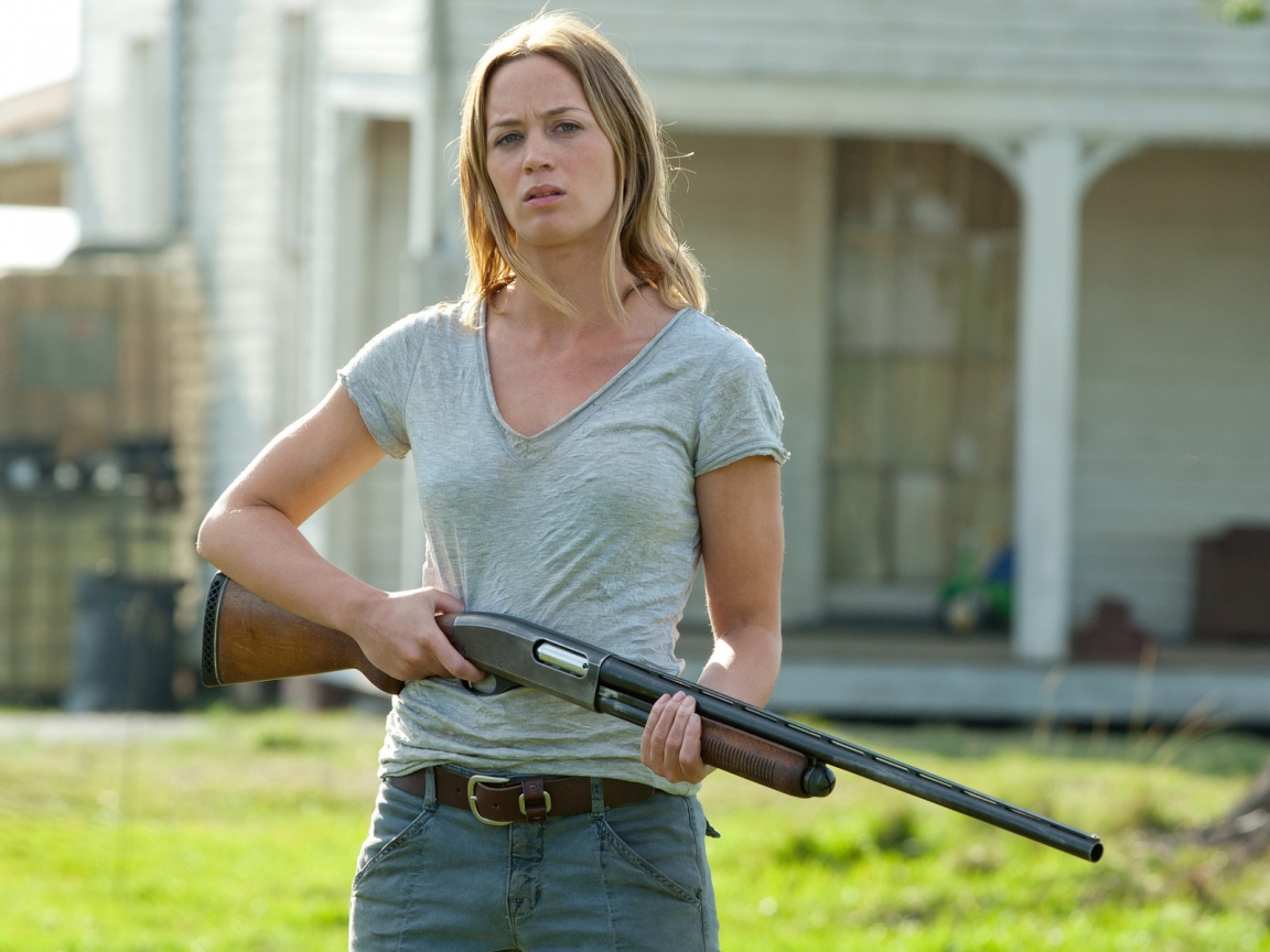 Looper Emily Blunt for 1152 x 864 resolution