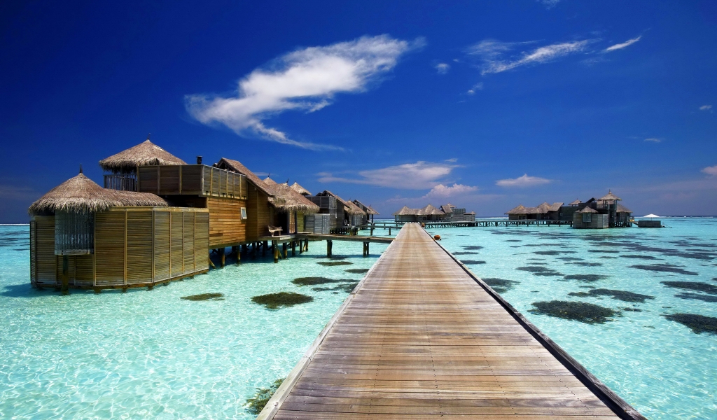 Luxury Resort in Maldives for 1024 x 600 widescreen resolution