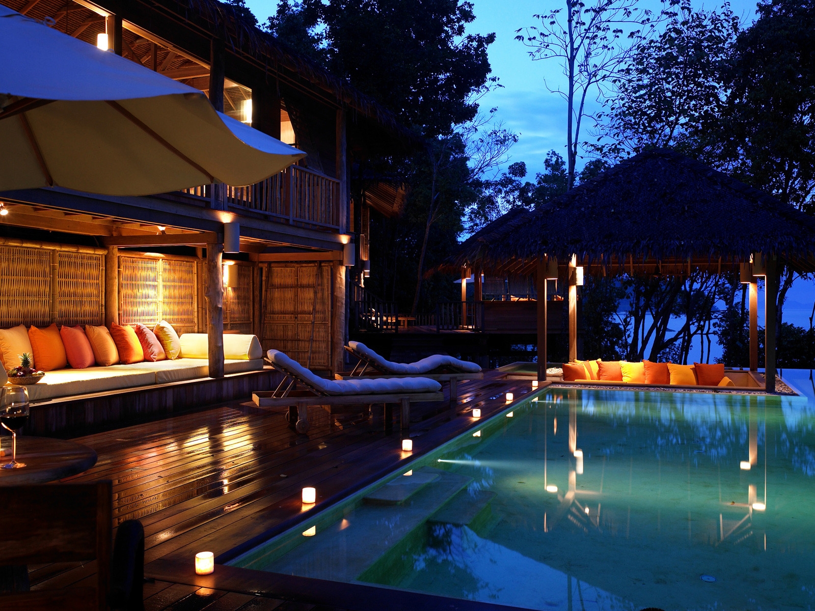 Luxury Sea Resort for 1600 x 1200 resolution