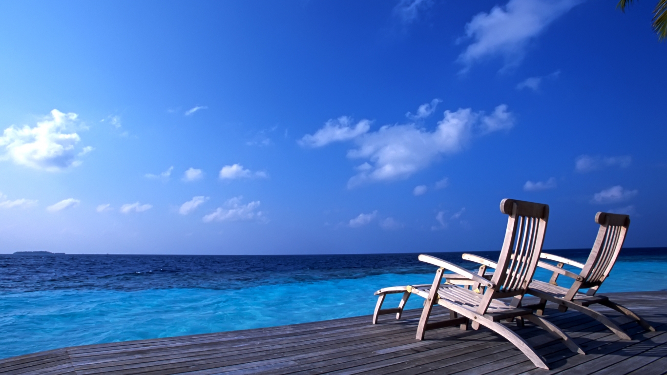 Maldives Beach for 1366 x 768 HDTV resolution